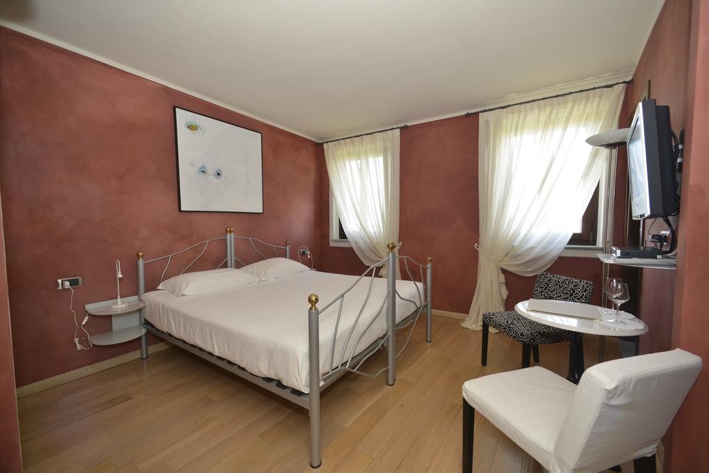 Cascina San Michele Bed and Breakfast Costigliole d'Asti Habitación foto